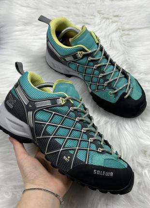 Жіночі оригінальні трекінгові кросівки salewa