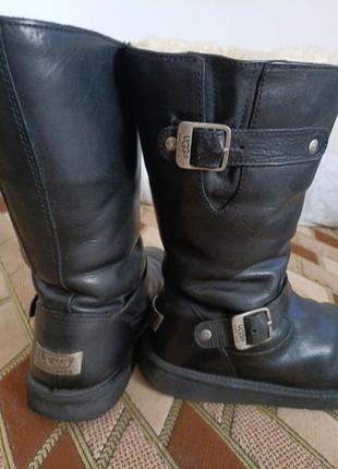 Ugg, оригинал, натуральная кожа, 39р, 25см, натуральная шерсть, на худи ножку без проблем с подъем. очень теплые.