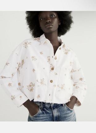 Куртка джинсовая с вышивкой zara