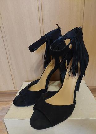 Босоножки nine west с бахромой
