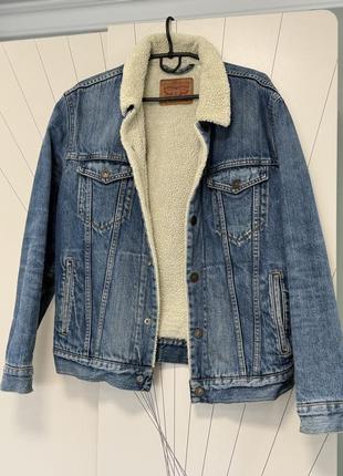 Джинсова куртка levis