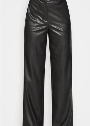 Кожаные брюки от calvin klein.