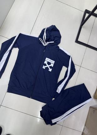 Спортивні костюми