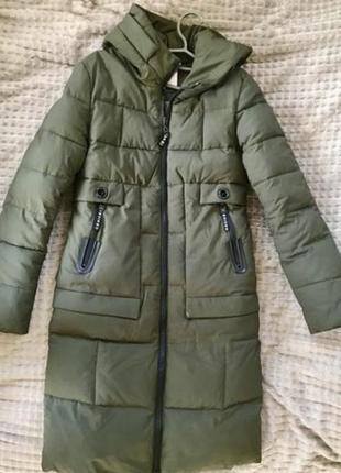 Зимова куртка в чудовому стані