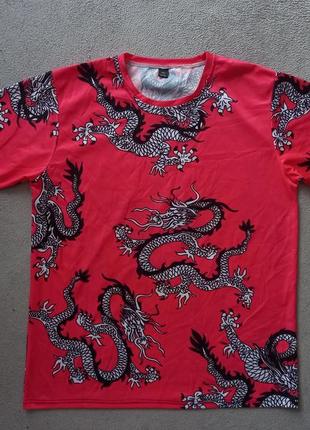 Футболка с принтом дракон.