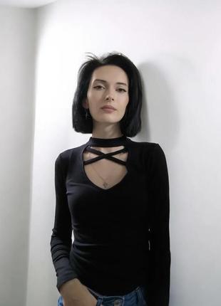 Кофтинка з гарним декольте