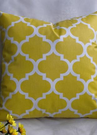 Наволочка жёлтая с узорами марокко 40*40  см