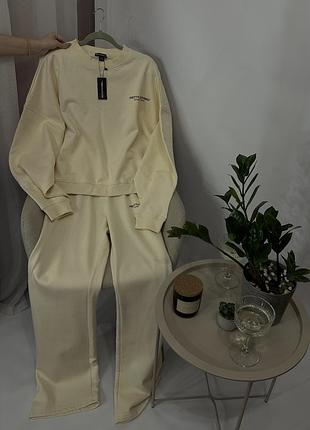 Костюм жіночій
