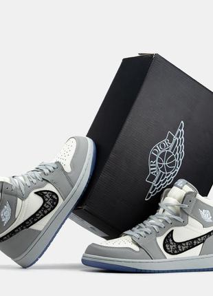 Кроссовки Une Nike SB Dunk Low Fog inspirée de la version High de 2005