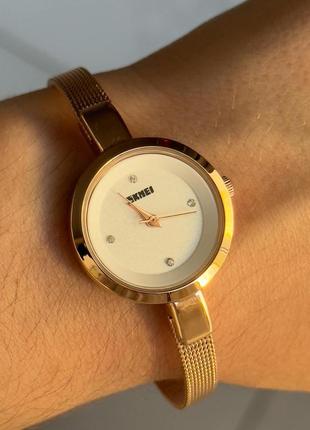 Часы женские на браслеты