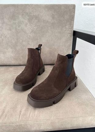 Женские демисезонные ботинки челси натуральная замша шоколадного цвета