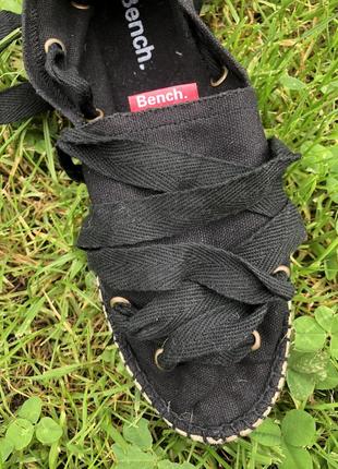 Ескадрильї bench