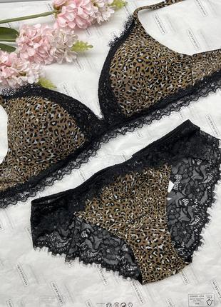 Комплект білизни від італійського бренду intimissimi
