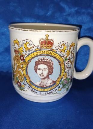 Винтажная прошлого века чашка королева елизавета