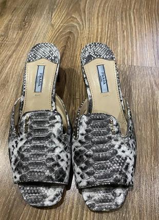 Босоніжки prada. розмір 36