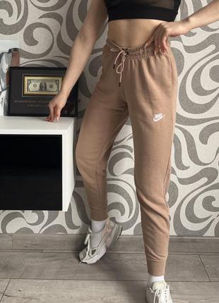 Спортивные штаны от Lite nike