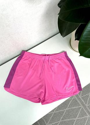 Спортивні шорти nike