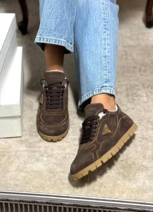 Замшевые кроссовки шоколадные и бежевые