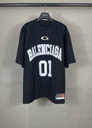 Футболка balenciata