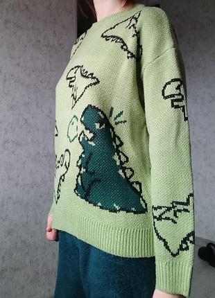 Свитер зеленый с принтом 4