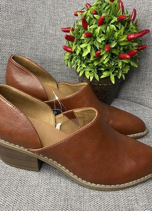 Туфлі жіночі