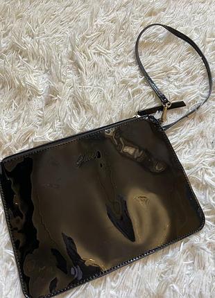 Лакована косметичка клатч guess