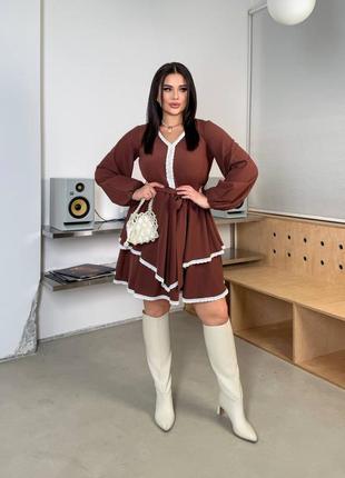Батальное молодежное платье с кружевом