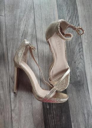 Босоножки туфли