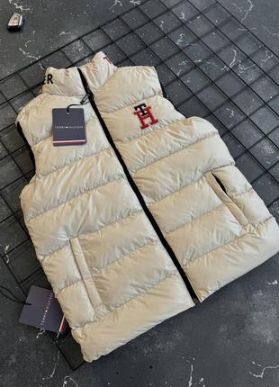 Бежева чоловіча жилетка безрукавка tommy hilfiger