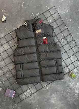 Чоловіча чорна демісезонна жилетка безрукавка tommy hilfiger