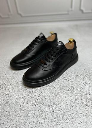 Базовые мужские кеды кроссовки натуральная кожа в черном цвете 154