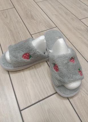 Домашні капці.