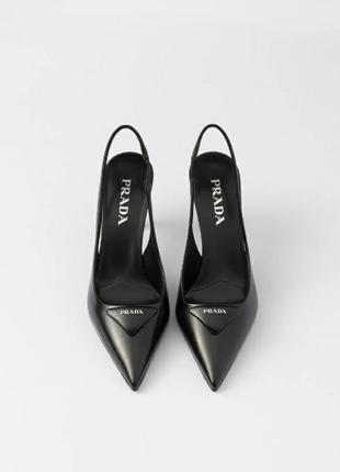 Шкіряні босоніжки prada