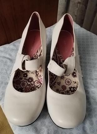Туфли женские