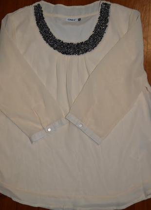 Красивая блуза нюд/пудра с украшением.only2 фото