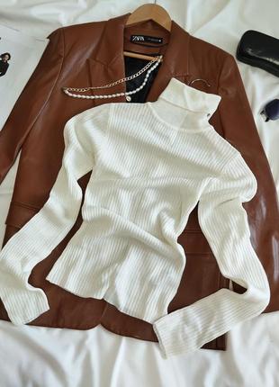 Базовый молочный гольф в рубчик asos