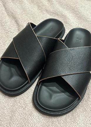 Чоловічі сандалі