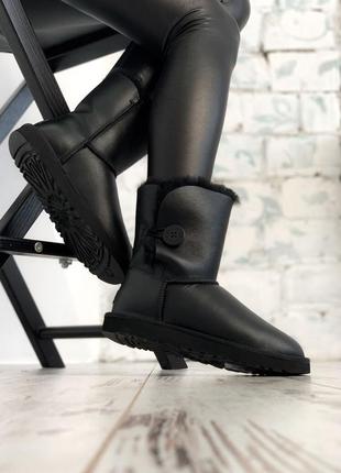 Женские чёрные угги ugg bailey button black leather9 фото