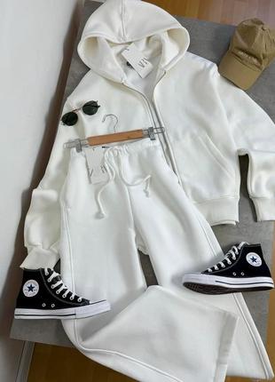 Актуальний спортивний костюм zara