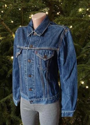 Levi’s