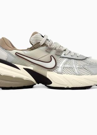Кроссовки nike v2k runtek light brown3 фото