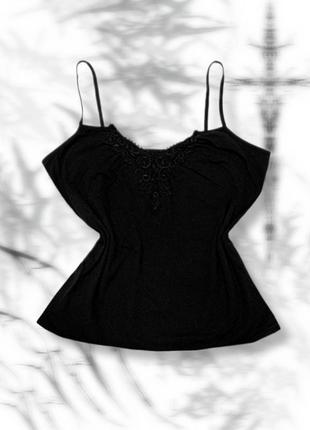 Майка з мереживом.