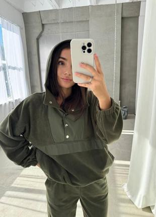 Стильний  плюшевий костюм