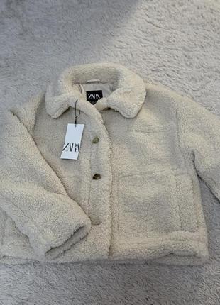 Куртка зі штучної овчини фірма zara