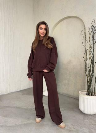 Спортивный костюм с свитшотом с декоративными швами с манжетами с широкими брюками с шнурками с карманами с стрелками