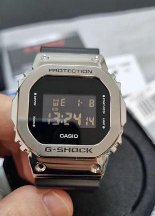 Мужские часы casio gm-5600 / на подарок