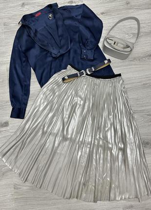 Ніжна шовкова блуза hugo з декольте