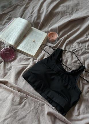 Спортивний топ