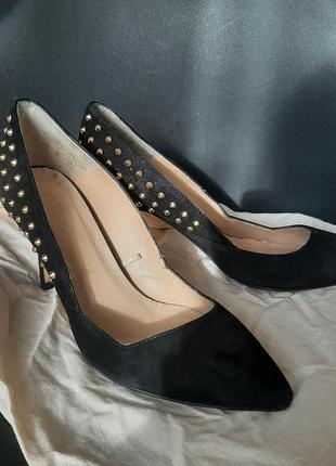 Туфлі човник замшеві zara  37 розмір