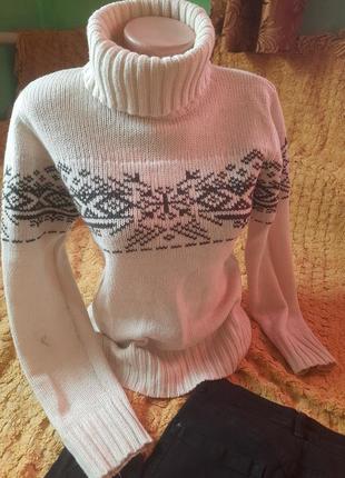 Очень теплый,минимальные дефекты ( следует от наклейки на рукаве)